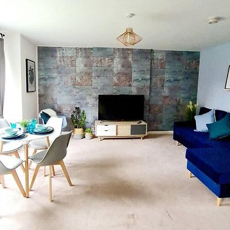 Stylish 2 Bedroom Apartment / Free Gated Parking Глазго Экстерьер фото